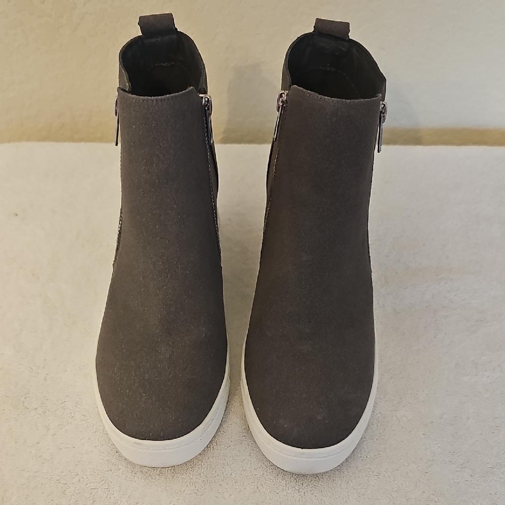 Athlefit Gray Ankle Side Zip  Booties Comfy Casual Size 9.5 EUC - Picture 6 of 12